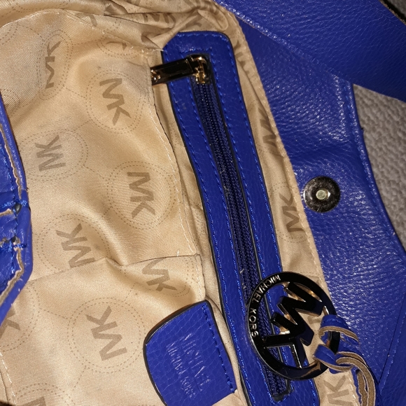 Michael kors purse - Picture 6 of 7